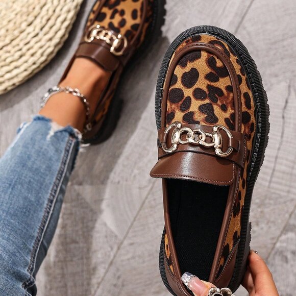 Leopard Casual Women's Round Toe Loafers - Picture 2 of 6